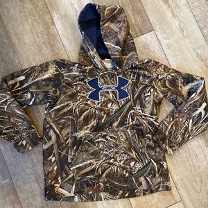 Boys youth XL Under Armour hoodie